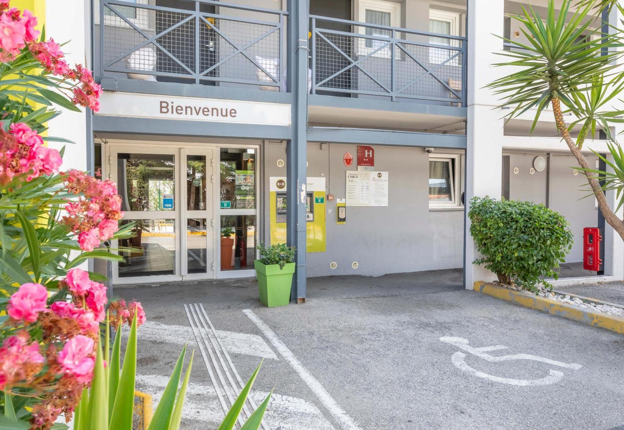 B&B Hotel Toulon La Seyne Sur Mer Bagian luar foto